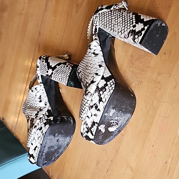 Block heel sandals - Picture 8 of 8